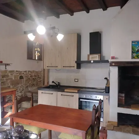 La Casa Di Polly Apartment *